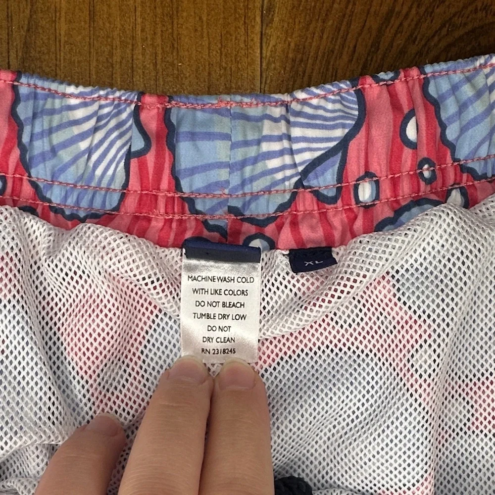 Vineyard Vines great no